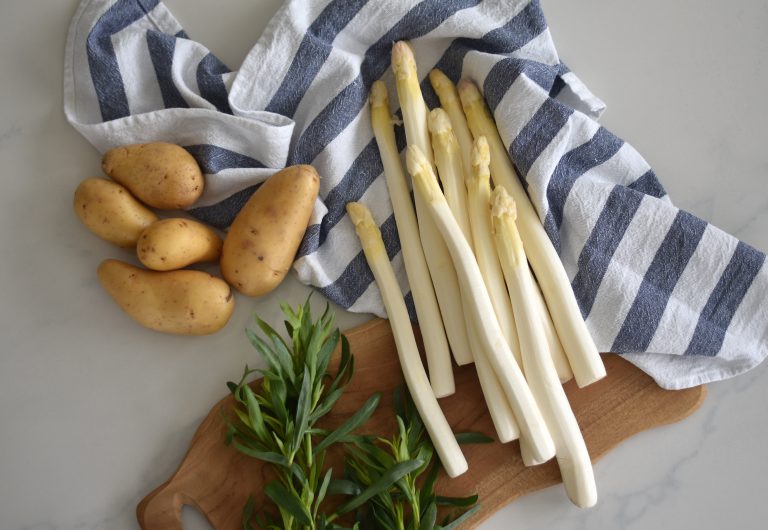 Rezept: Spargel mit Wachholderschinken an Estragon Sauce