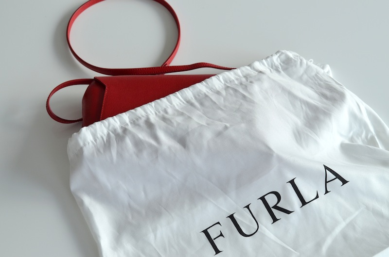 Furla Glam Envelope Crossbody Bag 01